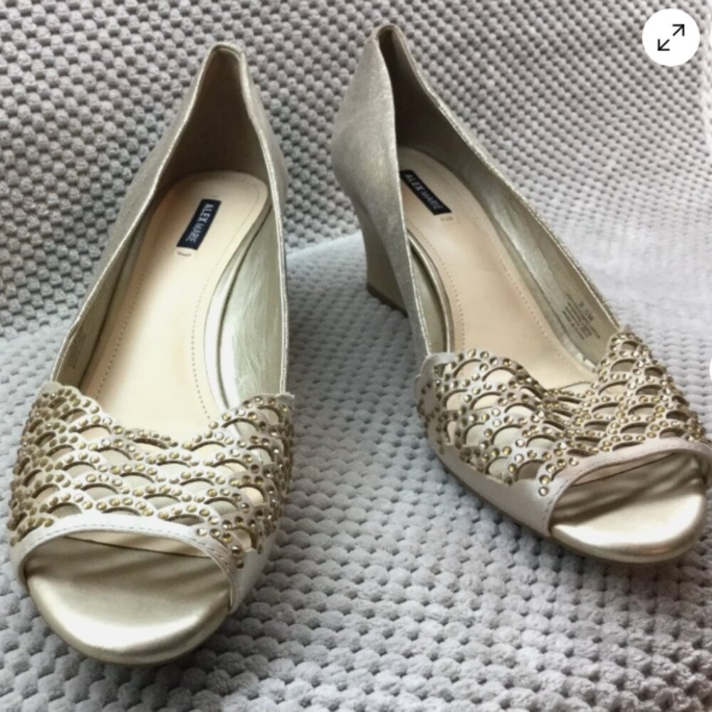 Alex Marie Womens Size 9.5M Wedge Heel 2 1/2" Gold Cutout Leather Amber Beads